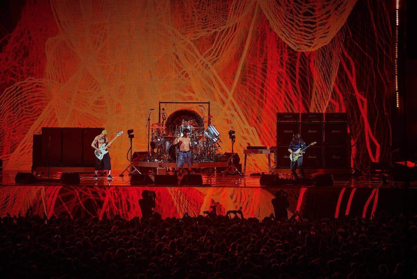 Red Hot Chili Peppers en Sevilla 2022 setlist, fotos y vídeos