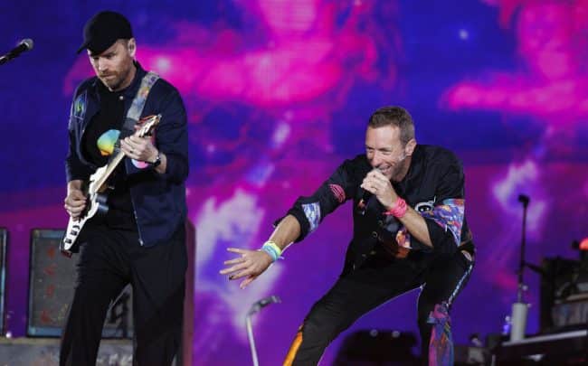 Coldplay conquistó Barcelona en su primer concierto a ritmo de “Bamboleo”: setlist, fotos y vídeos