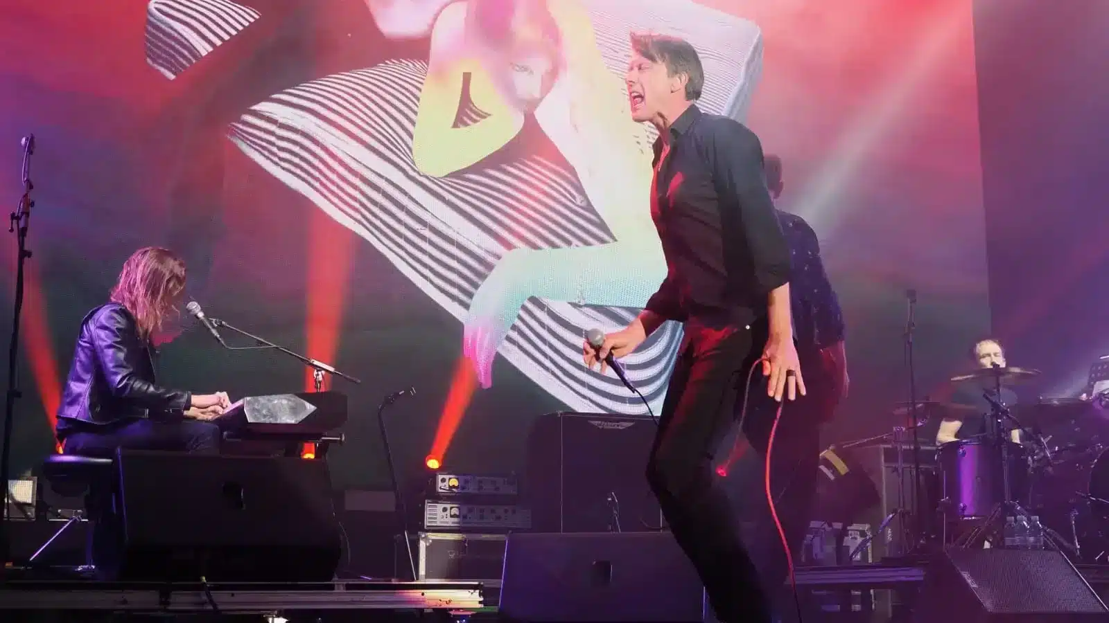 Suede en el Visor Fest 2023: crónica, setlist, fotos y vídeos